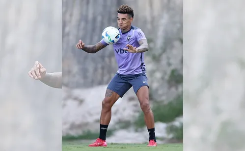 
          Imagem ilustrativa da imagem Botafogo enfrenta o Racing na disputa pela Recopa Sul-Americana
          