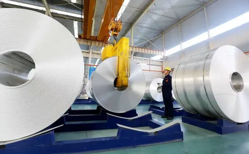 
          Imagem ilustrativa da imagem Brasil avalia recorrer à OMC contra tarifa dos EUA ao aço e alumínio
          