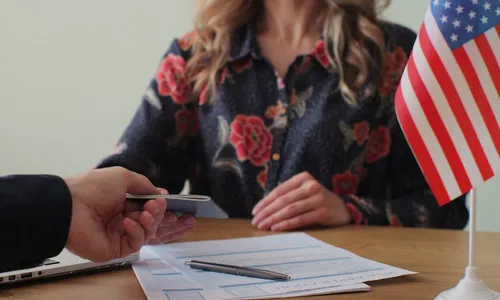 
          Imagem ilustrativa da imagem Brasil voltar a exigir visto de turistas de 3 países; saiba quais
          