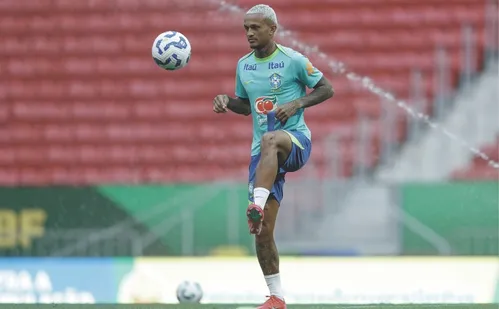 
          Imagem ilustrativa da imagem Brasil x Argentina: Dorival aposta em Wesley para o jogo desta terça
          