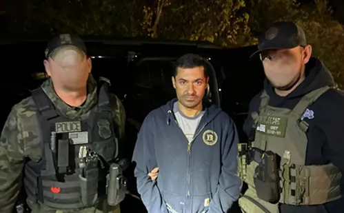 
          Imagem ilustrativa da imagem Brasileiro condenado por estupro é preso em creche nos EUA, e local é fechado
          