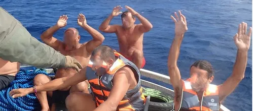 
          Imagem ilustrativa da imagem Brasileiros são presos com 6,5 toneladas de cocaína em embarcação em Portugal
          