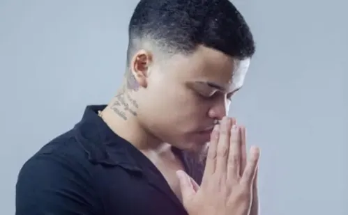 
          Imagem ilustrativa da imagem Cantor Rafa Diniz morre afogado no Rio São Francisco
          