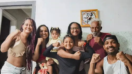 
          Imagem ilustrativa da imagem Capixaba Yuri Falcão conquista ouro no mundial de boxe
          