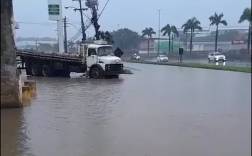 
          Imagem ilustrativa da imagem Cariacica, Serra e Viana registram grandes volumes de chuva nesta quinta-feira
          