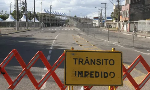 
          Imagem ilustrativa da imagem Rua do Sambão do Povo é interditada para início da montagem do Vital
          