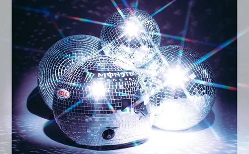 
          Imagem ilustrativa da imagem Carros com novos visuais para a corrida em Miami
          