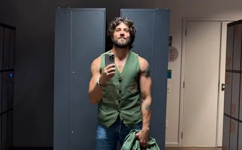 
          Imagem ilustrativa da imagem Chay Suede  agora quer fazer humor
          