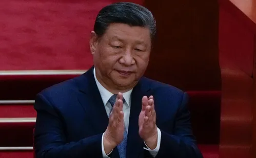 
          Imagem ilustrativa da imagem China, Canadá e México reagem a Trump e agravam guerra tarifária
          