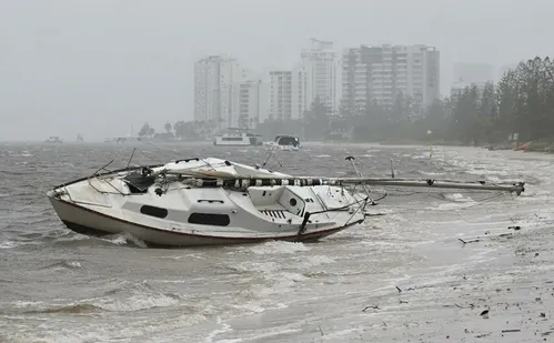 
          Imagem ilustrativa da imagem Ciclone na Austrália deixa 1 morto e mais de 300 mil casas sem energia
          