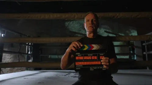 
          Imagem ilustrativa da imagem ‘Cine Marcial’ estreia no Combate e resgata nostalgia de filmes de luta que marcaram brasileiros
          