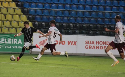 
          Imagem ilustrativa da imagem Clássico decisivo promete pegar fogo
          