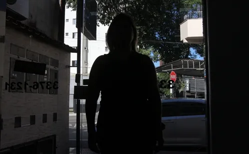 
          Imagem ilustrativa da imagem Comerciantes cobram ações mais rígidas para moradores de rua na Grande Vitória
          