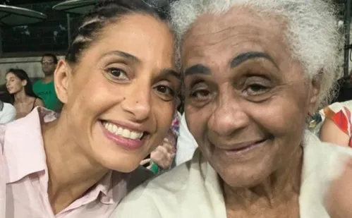 
          Imagem ilustrativa da imagem Criada pelo pai, Camila Pitanga diz que mãe é sua 'filha mais velha'
          