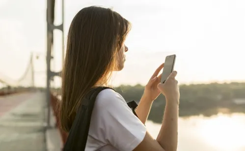 
          Imagem ilustrativa da imagem Criança até 12 anos não deve ter celular, diz novo guia
          