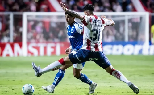 
          Imagem ilustrativa da imagem Cruzeiro leva gol nos acréscimos e perde para o Unión Santa Fe na Sul-Americana
          