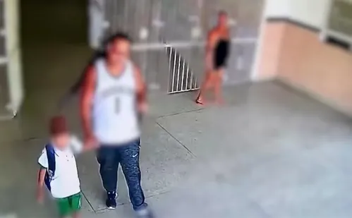 
          Imagem ilustrativa da imagem Cuidador de crianças espancado por pai de aluno é liberado da UTI
          