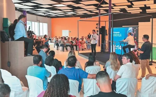 
          Imagem ilustrativa da imagem Desafios da liderança feminina em debate no Café Empresarial Assevila
          