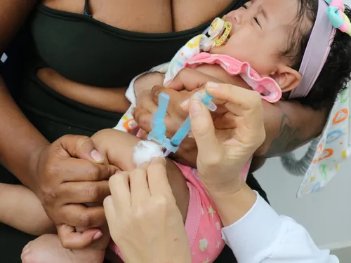 
          Imagem ilustrativa da imagem Recife amplia vacinação contra meningite bacteriana na rede municipal
          