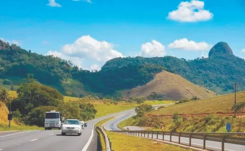 
          Imagem ilustrativa da imagem Duplicação da BR-101 poderia evitar mortes, dizem especialistas
          