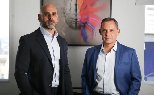 
          Imagem ilustrativa da imagem ES e prefeituras vão ter R$ 15 bi em royalties com exploração de petróleo e gás
          