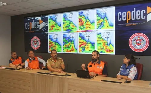 
          Imagem ilustrativa da imagem ES tem alerta para chuvas até terça-feira
          