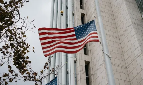 
          Imagem ilustrativa da imagem EUA impõem novas sanções contra o comércio de petróleo iraniano
          