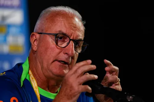 
          Imagem ilustrativa da imagem Ednaldo convoca Dorival Júnior e Rodrigo Caetano para reunião na CBF
          