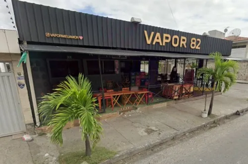 
          Imagem ilustrativa da imagem Em bar do Cordeiro, homem atira em ex-esposa e duas amigas dela e tenta se matar
          