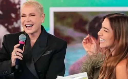 
          Imagem ilustrativa da imagem Em homenagem, Xuxa brinca sobre volta à TV e comenta direito das crianças
          