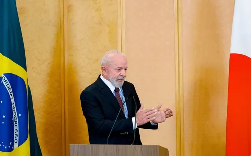 
          Imagem ilustrativa da imagem Lula diz que Bolsonaro sabe que fez bobagem e associa anistia a quem se culpabiliza
          