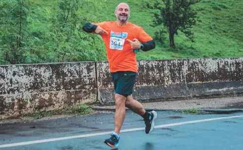 
          Imagem ilustrativa da imagem Empresário de Cachoeiro fala da paixão por corrida e vida nova após perder 40 kg
          
