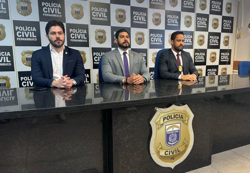 
          Imagem ilustrativa da imagem Empresário detido e R$ 15 milhões bloqueados. Polícia detalha caso Pesqueira
          