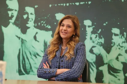 
          Imagem ilustrativa da imagem Endrick corresponde a 40% dos R$ 440 mi arrecadados pelo Palmeiras com vendas; veja valores
          