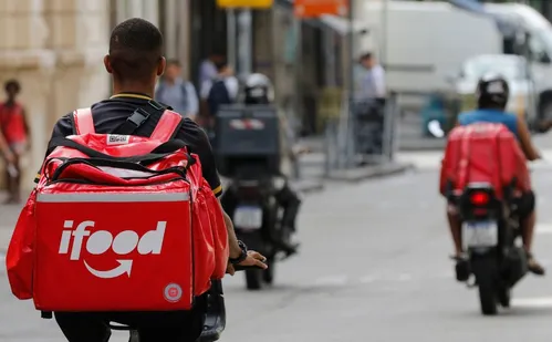 
          Imagem ilustrativa da imagem Entregadores de aplicativo anunciam greve nacional e alegam precarização
          