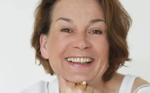 
          Imagem ilustrativa da imagem Escritora best-seller é encontrada morta em casa flutuante na Alemanha
          