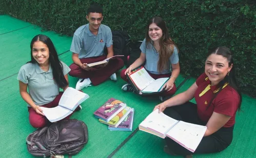 
          Imagem ilustrativa da imagem Especialistas apontam as tendências para o futuro profissional dos jovens
          