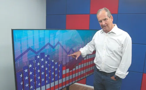 
          Imagem ilustrativa da imagem Especialistas veem risco de dólar a R$ 7 após tarifaço de Trump
          