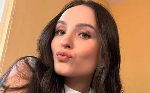 
          Imagem ilustrativa da imagem Ex-gravadora de Larissa Manoela recorre de decisão que anulou contrato
          