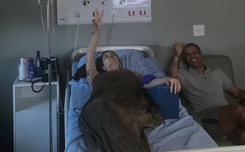 
          Imagem ilustrativa da imagem Ex-primeira dama de Cariacica está internada com trombose
          