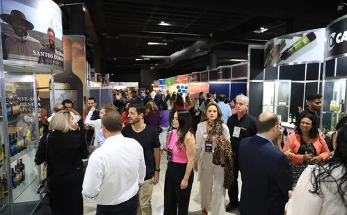 
          Imagem ilustrativa da imagem ExpoVinhos Vitória 2025 já tem data marcada e promete rótulos premiados
          