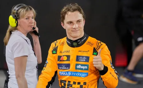 
          Imagem ilustrativa da imagem F1: Piastri domina GP do Bahrein e se aproxima de liderança de Norris no Mundial
          