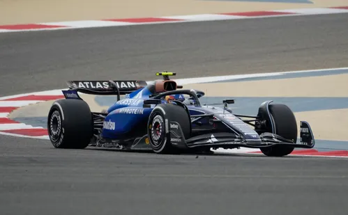 
          Imagem ilustrativa da imagem F1: Sainz supera Hamilton e faz o melhor tempo do dia; Bortoleto é 15º
          