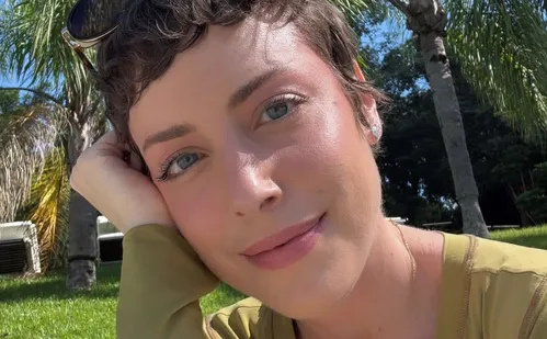 
          Imagem ilustrativa da imagem Fabiana Justus recebe carta de seu doador de medula: 'foi muito mágico'
          