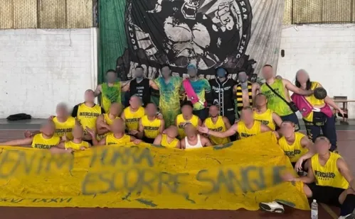 
          Imagem ilustrativa da imagem Faculdade paulista expulsa 12 alunos por faixa em alusão a estupro
          