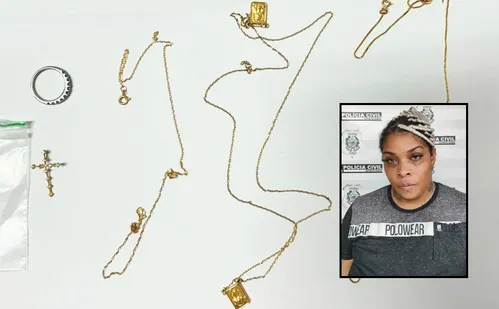 
          Imagem ilustrativa da imagem Falsa diarista é presa suspeita de roubar R$ 20 mil em Vila Velha
          