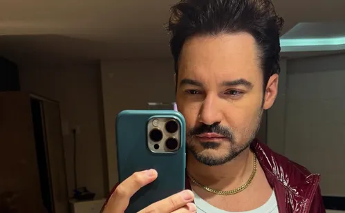 
          Imagem ilustrativa da imagem Fernando Zor passa por cirurgia no ombro e tranquiliza fãs: 'Está tudo certo'
          