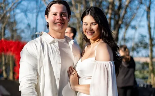 
          Imagem ilustrativa da imagem Filho de Maíra Cardi se casa com influenciadora em cerimônia paga pela mãe
          