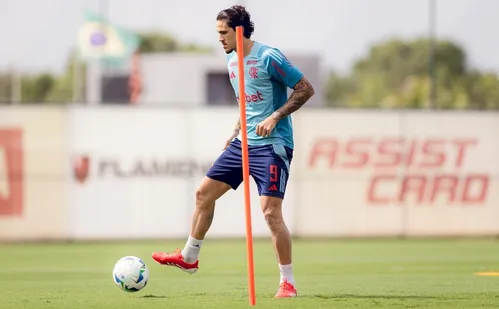 
          Imagem ilustrativa da imagem Pedro volta a ser relacionado pelo Flamengo após 221 dias
          