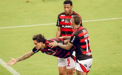 
          Imagem ilustrativa da imagem Flamengo destrói Juventude com Arrascaeta magistral, dois de Pedro e BH em campo
          